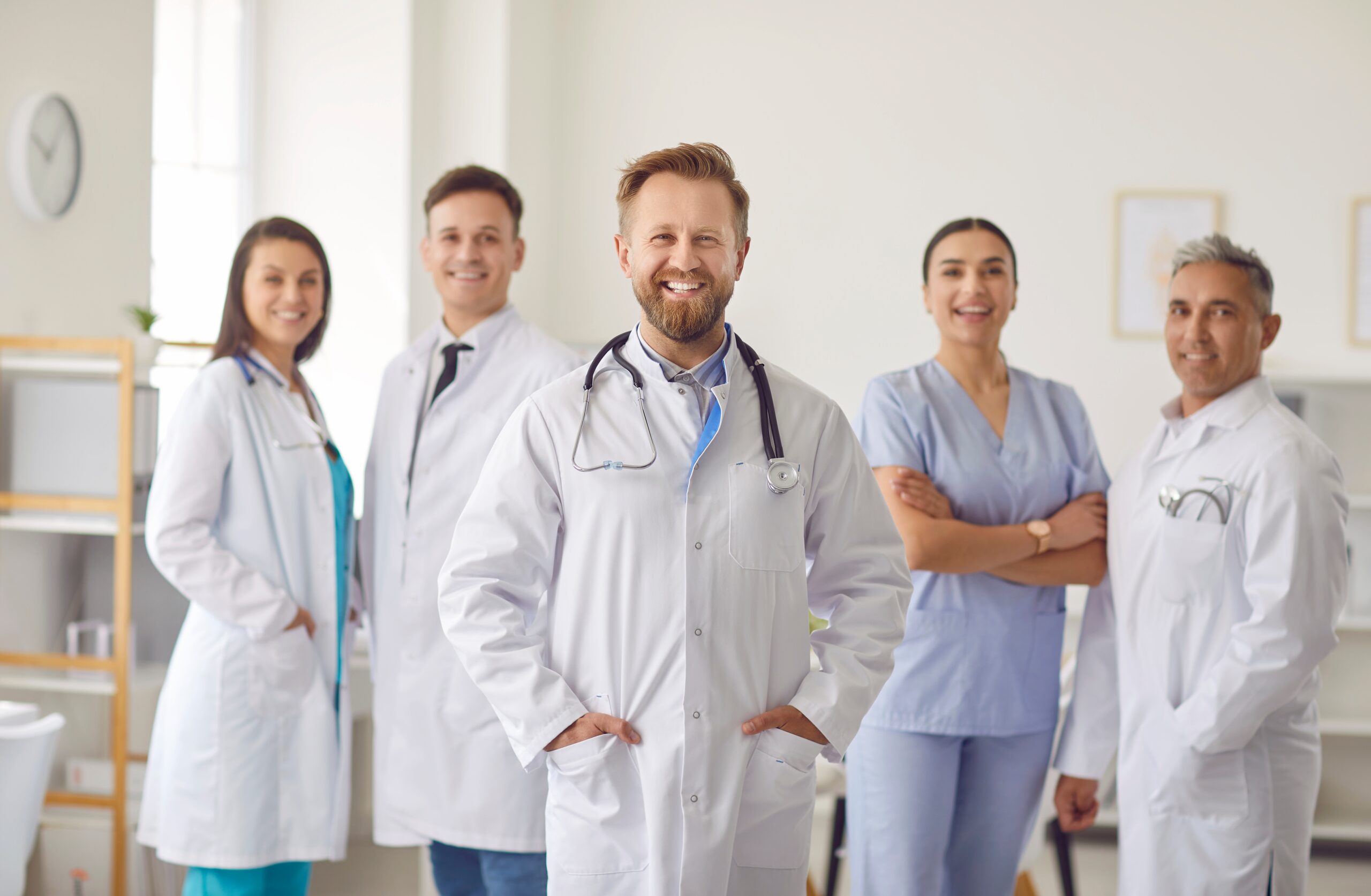Portrait,Of,A,Happy,And,Smiling,Man,Doctor,Or,Nurse Solución integral